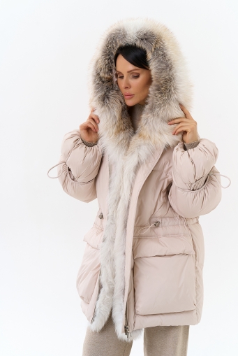 Миниатюра фотографии Женский пуховик с капюшоном из меха лисы