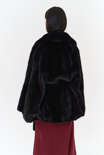 Миниатюра фотографии Шуба из меха норки с английским воротником в цвете баклажан