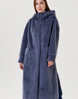 Купить Женское пальто из искуссвенного меха с капюшоном  в каталоге