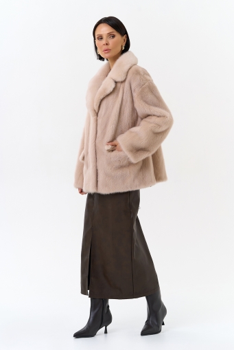 Миниатюра фотографии Шуба из меха норки с английским воротником