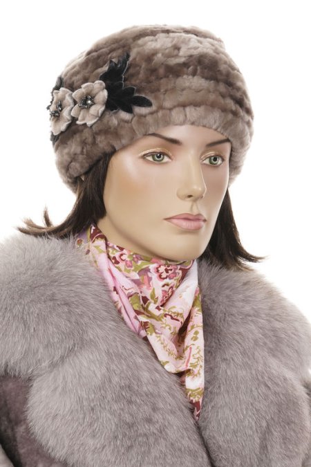 Купить Шапка женская из мутона в каталоге