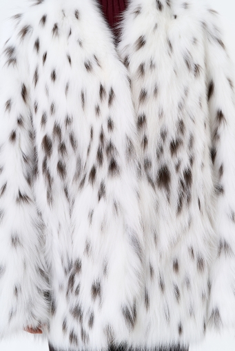 Миниатюра фотографии Шуба из лисы с инкрустацией под рысь