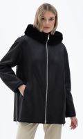 Миниатюра фотографии Женская двухсторонняя дубленка из эко кожи с капюшоном