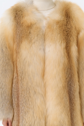 Миниатюра фотографии Шуба из рыжей лисы