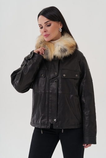 Миниатюра фотографии Женская куртка из натуральной кожи с отделкой их меха лисы