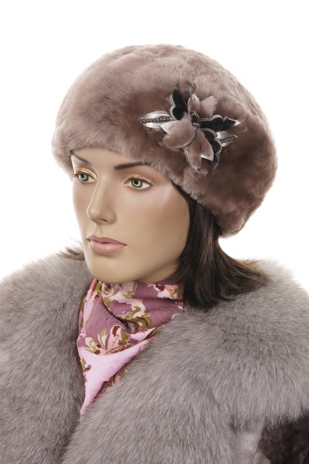 Купить Шапка женская из мутона в каталоге