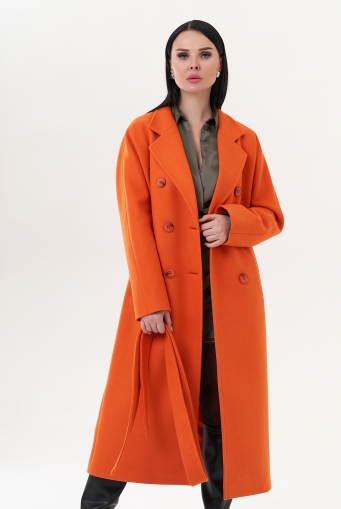 Миниатюра фотографии Женское пальто в оранжевом цвете