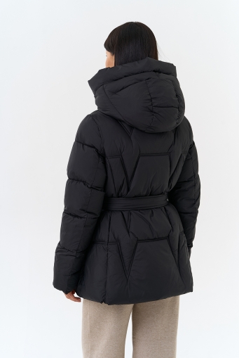 Миниатюра фотографии Женский пуховик с поясом