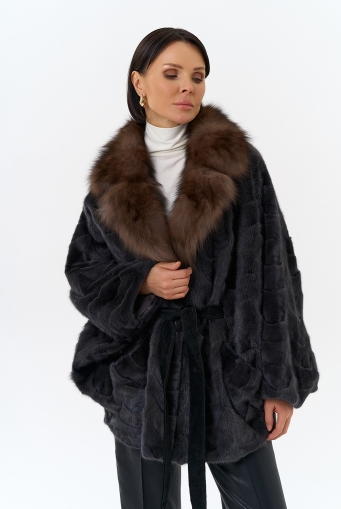 Миниатюра фотографии Шуба из меха норки с воротником из меха лисы