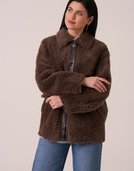 Купить Укороченная куртка из эко меха на кнопках в каталоге