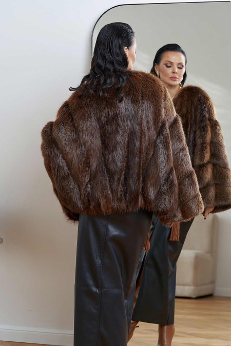 Купить Шуба "болеро" из меха канадского бобра в каталоге