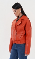 Миниатюра фотографии Кожаная куртка "косуха" оранжевого цвета