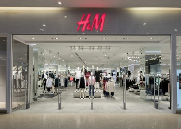 Магазин H & M, где можно купить верхнюю одежду в России