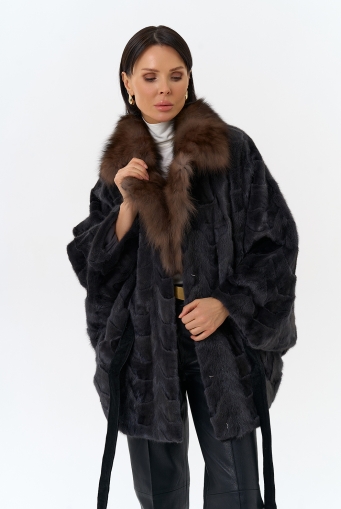 Миниатюра фотографии Шуба из меха норки с воротником из меха лисы