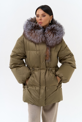 Миниатюра фотографии Женский пуховик с капюшоном из меха блюфрост