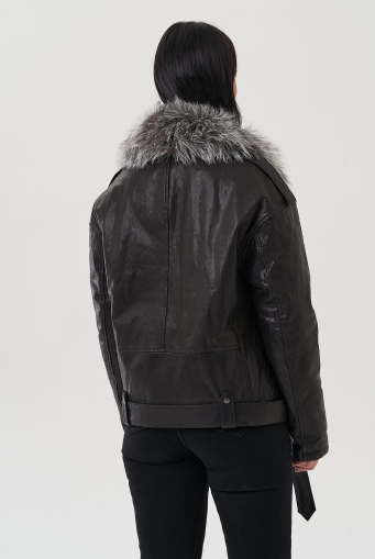 Миниатюра фотографии Женская куртка из натуральной кожи с отделкой из чернобурки