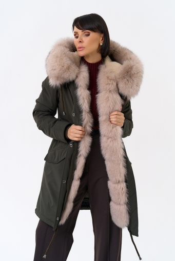 Миниатюра фотографии Женская парка с капюшоном из меха песца