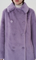 Миниатюра фотографии Женского пальто из эко меха на пуговицах