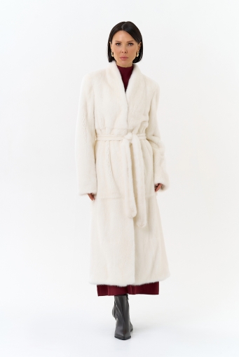 Миниатюра фотографии Белая шуба из меха норки с поясом