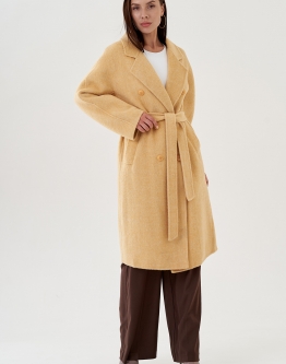 Купить Удлиненное женское пальто в желтом цвете с поясом в каталоге