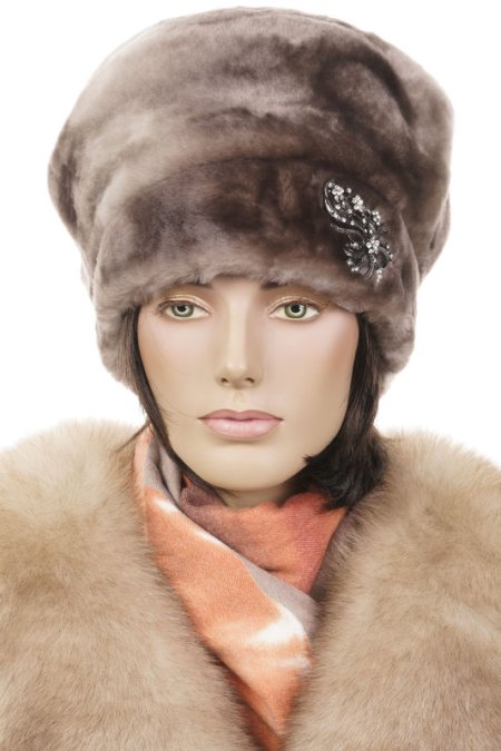 Купить Шапка женская из мутона в каталоге