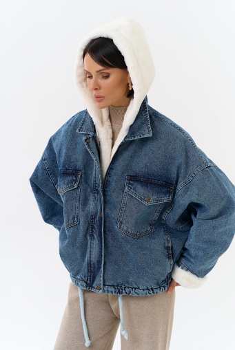 Миниатюра фотографии Женская утепленная джинсовая куртка с отделкой из эко меха