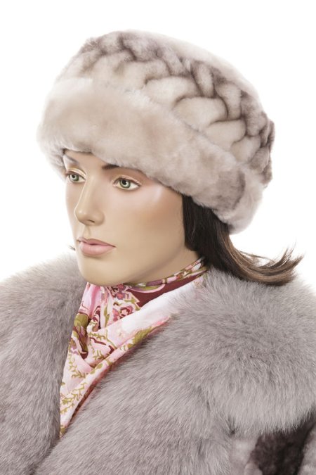 Купить Шапка женская из мутона в каталоге