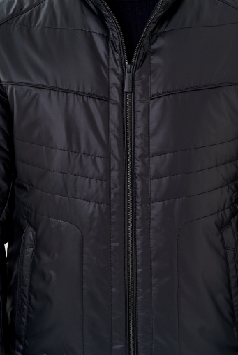 Миниатюра фотографии Куртка мужская черного цвета 