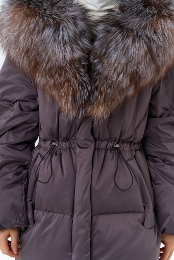 Миниатюра фотографии Женский пуховик с капюшоном из меха блюфрост