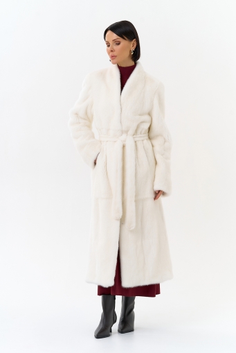 Миниатюра фотографии Белая шуба из меха норки с поясом