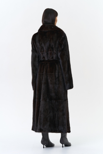 Миниатюра фотографии Длинная шуба из меха норки с английским воротником