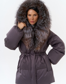 Купить Женский пуховик с капюшоном из меха блюфрост в каталоге