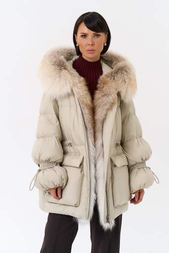 Миниатюра фотографии Женский пуховик с капюшоном из меха лисы