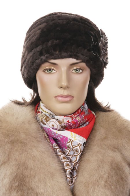 Купить Шапка женская из мутона в каталоге