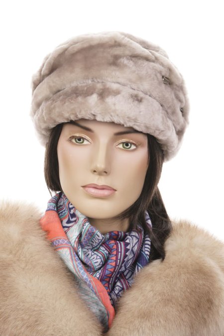 Купить Шапка женская из мутона в каталоге