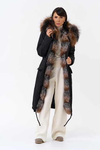Миниатюра фотографии Женская парка с капюшоном из меха чернобурой лисы