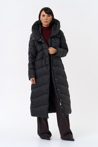 Миниатюра фотографии Женский длинный пуховик черного цвета с капюшоном