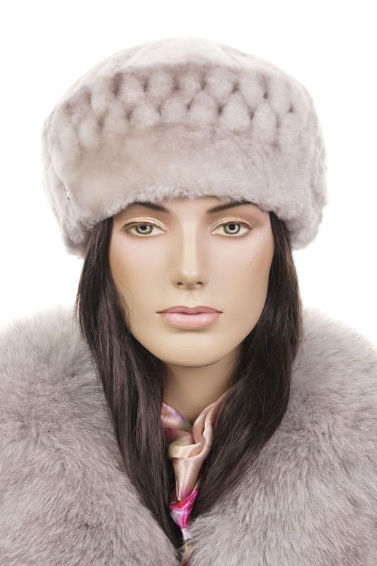 Миниатюра фотографии Шапка женская из мутона