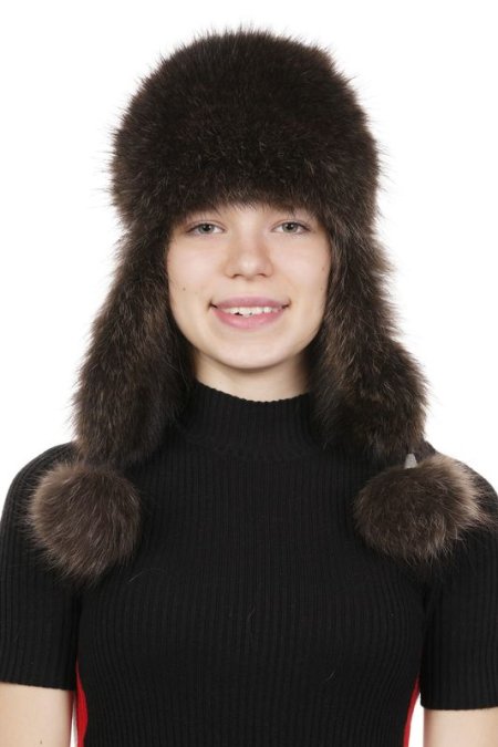 Купить Шапка женская из натуральной кожи с енотом в каталоге