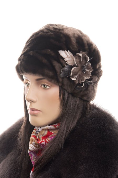 Купить Шапка женская из мутона в каталоге