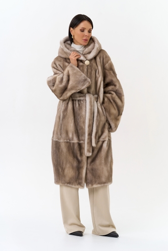 Миниатюра фотографии Женская шуба из меха норки с капюшоном