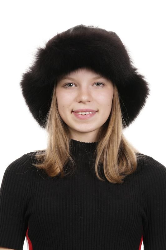 Миниатюра фотографии Шапка женская из натуральной кожи с песцом