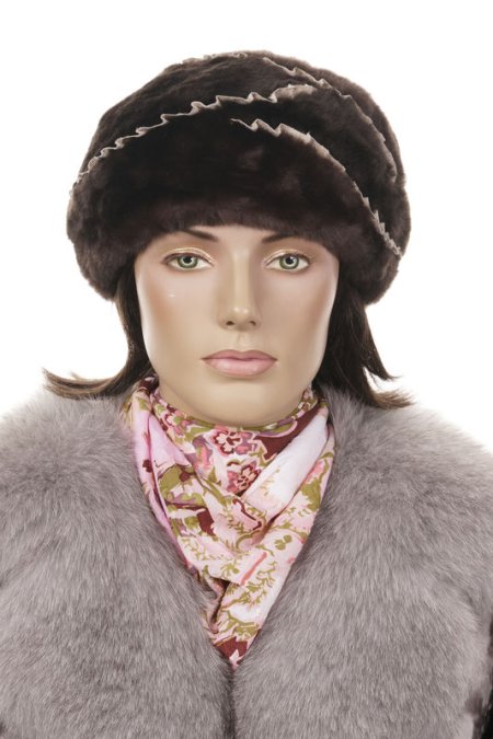 Купить Шапка женская из мутона в каталоге