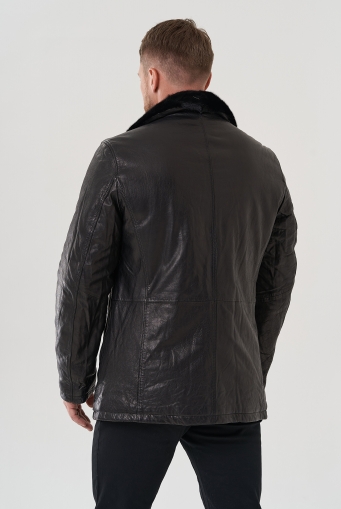 Миниатюра фотографии Мужская куртка из натуральной кожи черного цвета 